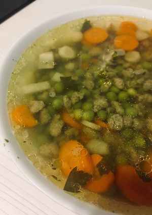 Zöldséges májgaluska leves recept fotója