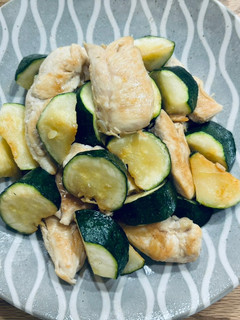 櫛瓜炒雞胸肉 的食譜成品照片
