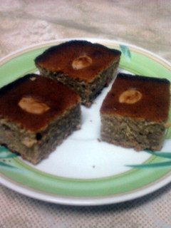 A picture of CARDAMOM-DATE SNACK CAKE.
