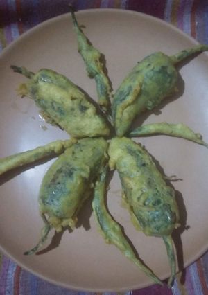 A picture of Mirch stuff pakoda.