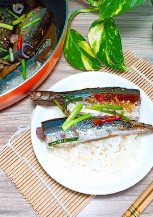 Hình của món Cá thu đao kho hành ớt.