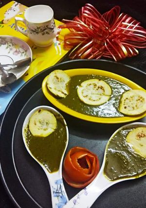 A picture of Grilled Gauva in Spinach Apple Curry.