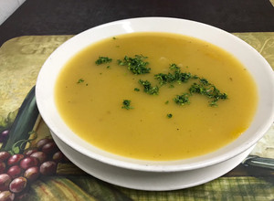 Una foto de Sopa de arracacha con extracto de carne
