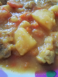 Una foto de Guisaillo de papas con carne y verduras
