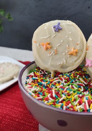 Una foto de Paletas trufadas con chocolate 🍭