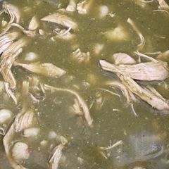 A picture of Pozole verde de pollo.