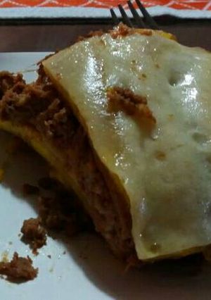 Una foto de Lasaña de plátano maduro