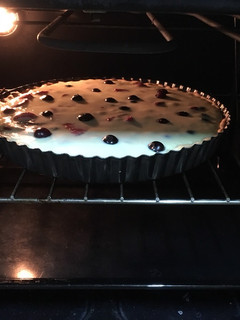 Una foto de Kuchen de frutos rojos y pie de limón (familias grandes). En Thermomix