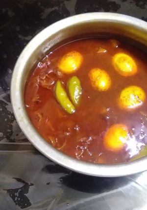 A picture of Egg curry.
