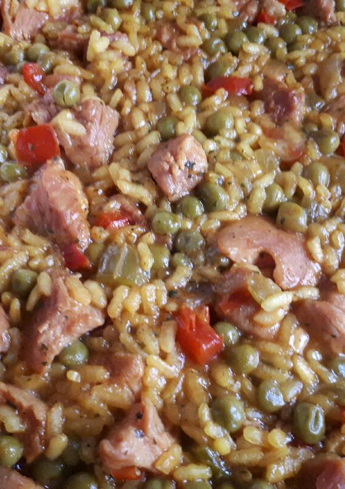 Una foto de Paella de carne de pavo a mi manera