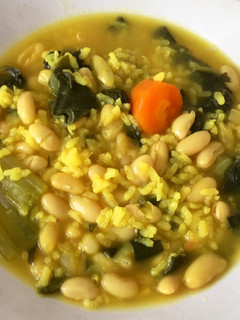 Una foto de Arroz con habichuelas y acelgas
