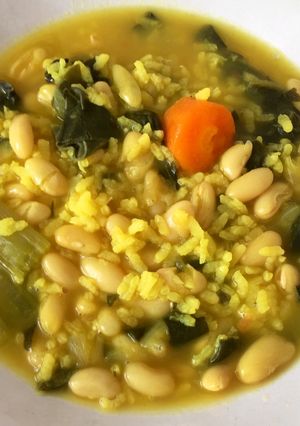 Una foto de Arroz con habichuelas y acelgas
