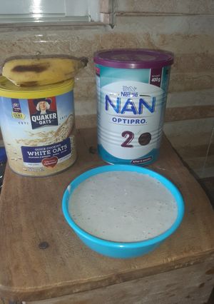 A picture of Oats and banana puree for babies🥰🥰😋😋....