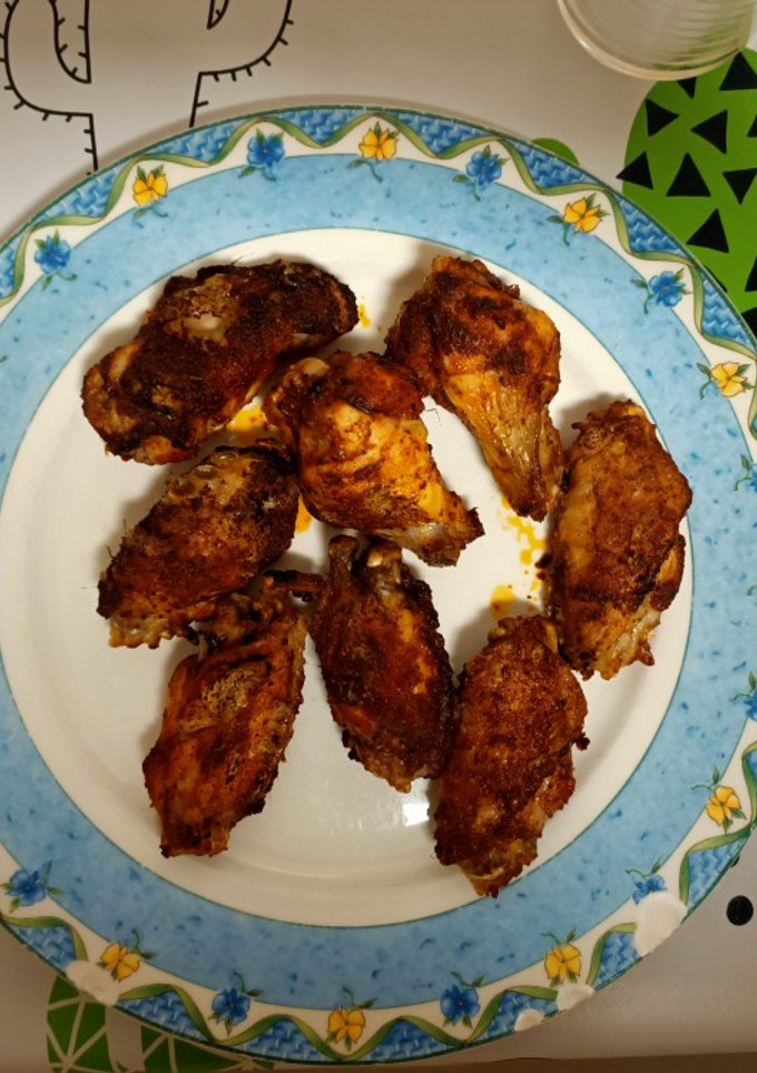 Una foto de Alitas de pollo en freidora sin aceite