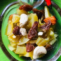A picture of Plastic chutney (raw papaya).