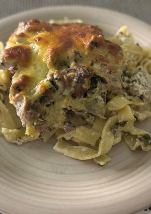 Rakott tagliatelle Sertésszűzzel, gombával és spenóttal (tejszínes) recept fotója