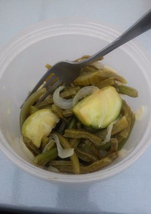 Una foto de Ensalada caliente de verduras salteadas