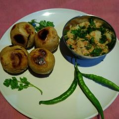 A picture of Litthi chokha.
