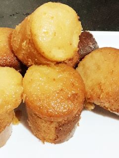 চালের গুঁড়ো ও ময়দার স্পঞ্জি কাপ কেক (chaler guro o moidar spongy cake recipe in Bengali) রেসিপির প্রধান ছবি