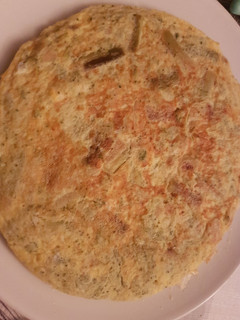 Una foto de Tortilla de brócoli y ajos tiernos