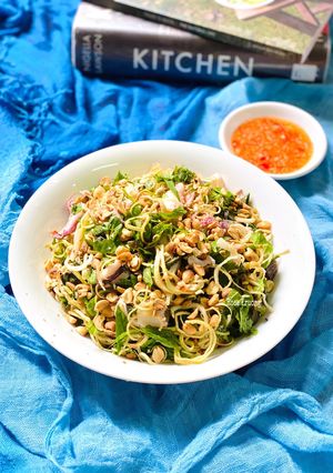 Hình của món Gỏi Mực Hoa Chuối.