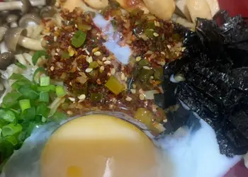 Resep Mudah Ramen tanpa kuah pedas gurih Sedap