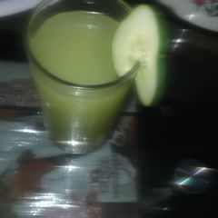 A picture of Cucumber and ginger juis.