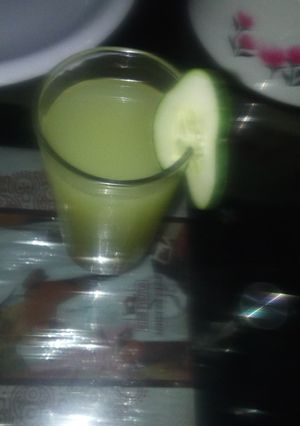 A picture of Cucumber and ginger juis.