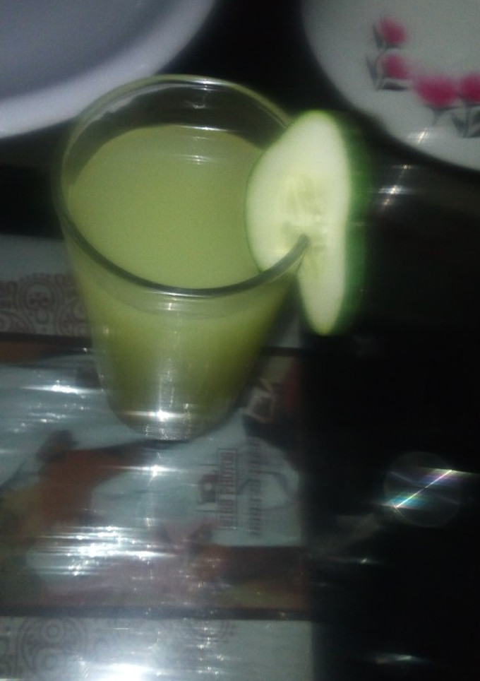 A picture of Cucumber and ginger juis.