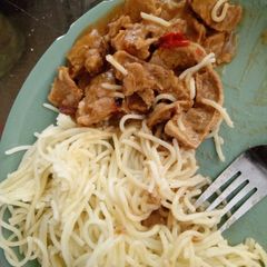 A picture of Butter spaghetti and sossi soya.