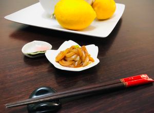 Una foto de Fideos sashimi de calamar Japonés ICASOMEN🇺🇾🇯🇵烏賊そうめん🦑