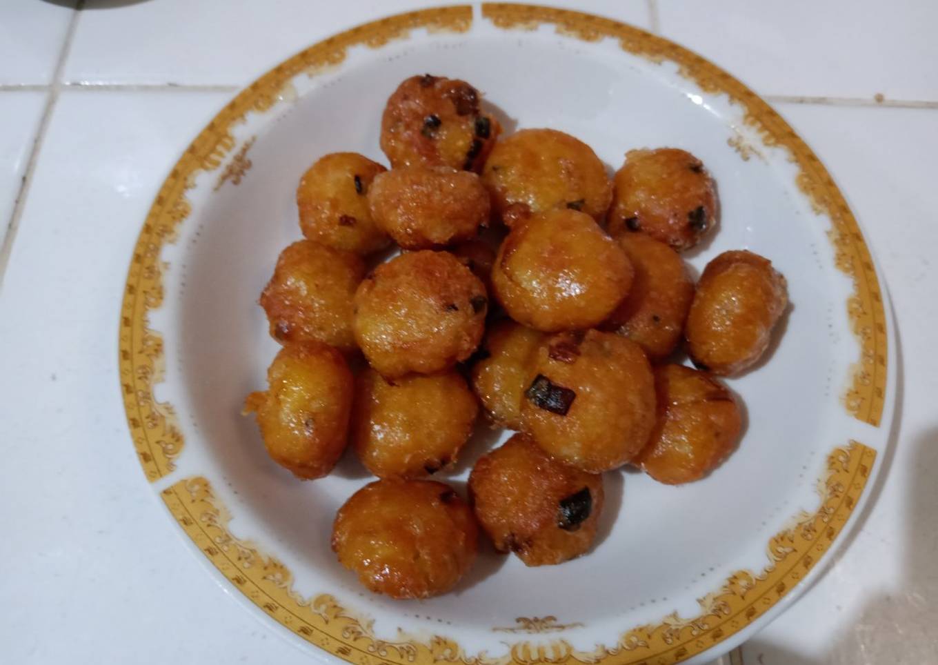 Perkedel babi (tidak halal)