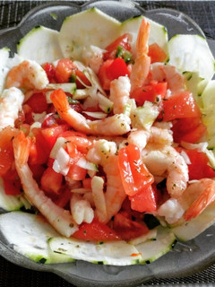 Una foto de Ensalada de la huerta y el mar