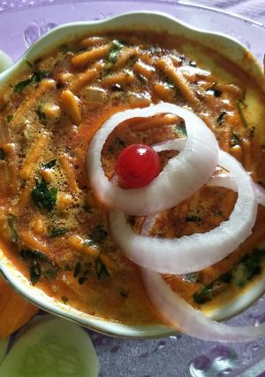 दुध शेव भाजी (doodh shev bhaaji recipe in marathi) रेसिपी चे मुख्य फोटो 