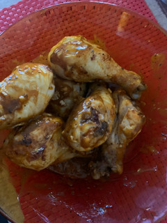 Una foto de Muslitos de pollo picantes