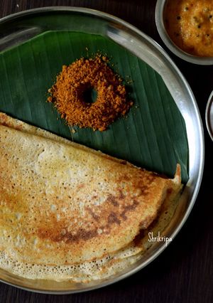 A picture of Steel cut Oats and lentil Dosa.
