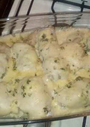 Una foto de Rollitos de merluza con salsa blanca y queso roquefort