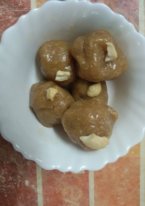 A picture of Kaju Laddu.