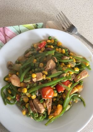 A picture of Rainbow Stir-fry with Chicken leftovers.