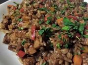 Una foto de cerdo wok arroz