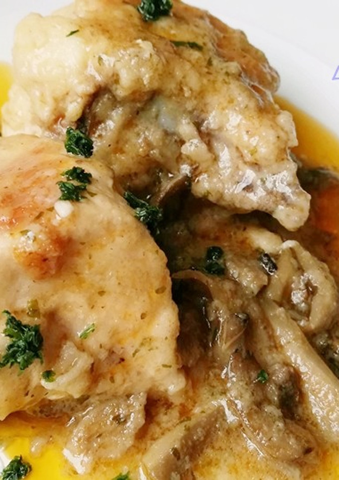 Una foto de Pollo con níscalos
