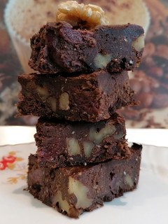 Meggyes-diós brownie 🍫 recept fotója