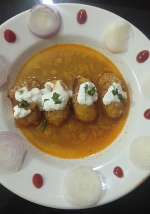 ખસખસ અને તલની ગ્રેવીમાં ડૂબેલા આલુ કોફતા (Alu Kofta Recipe In Gujarati) રેસીપી મુખ્ય ફોટો