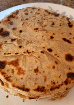 A picture of Saffon stuff vedmi (puran poli).