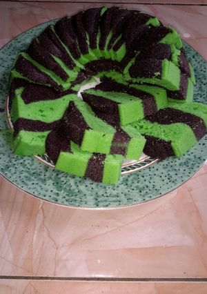 Foto resep Bolu kukus ketan item lapis pandan santan.