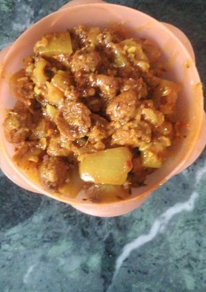 घीया और सोया चंक्स सब्जी (Ghiya or soya chunks sabji recipe in hindi) रेसिपी मुख्य फोटो