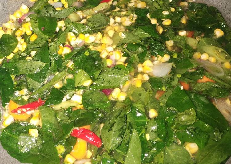 9. Sayur bening katuk jagung