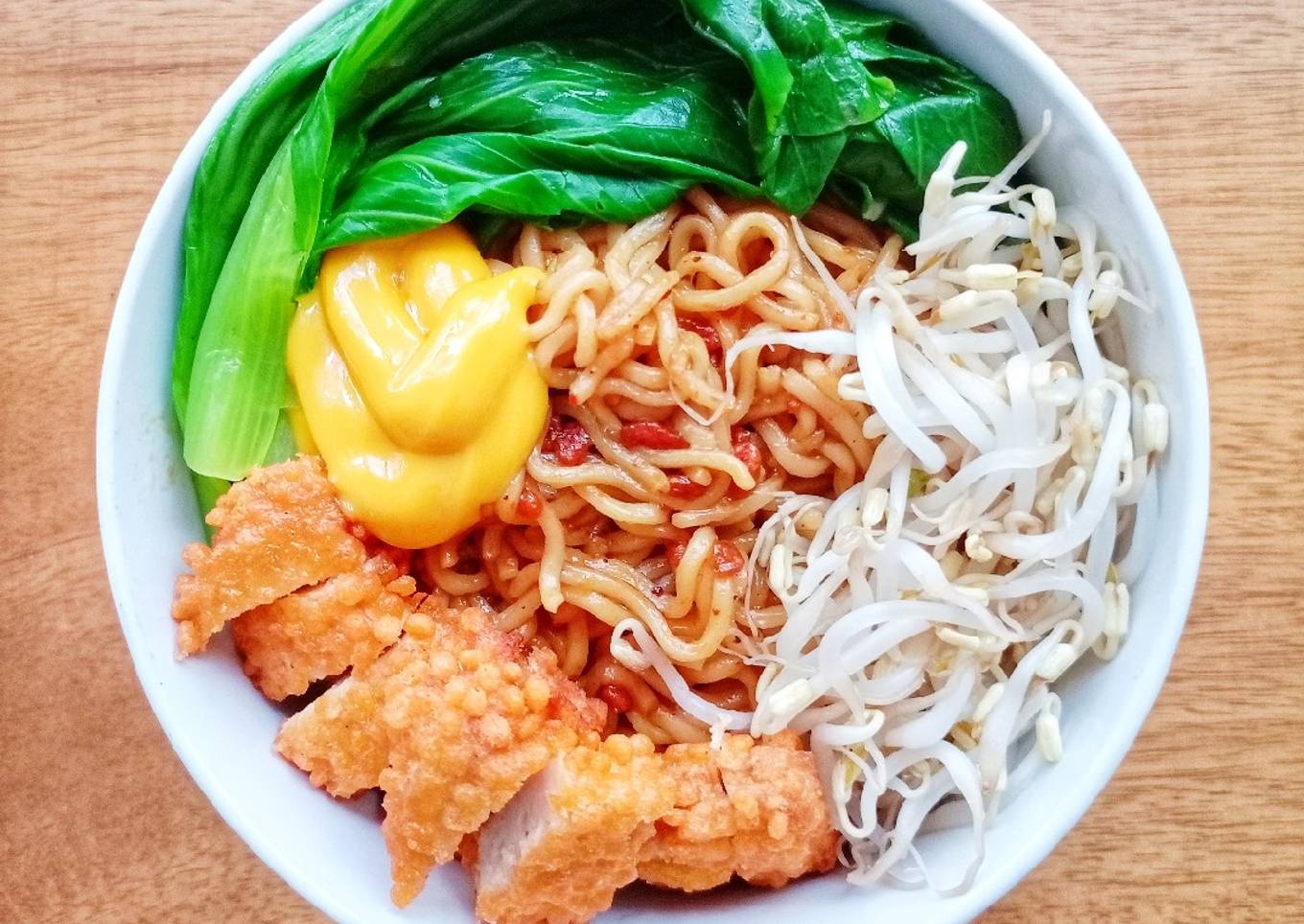 Mie Goreng Instan dengan Saos Gochujang