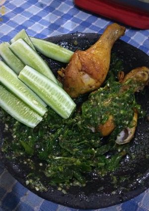 Foto resep Ayam geprek sambal ijo