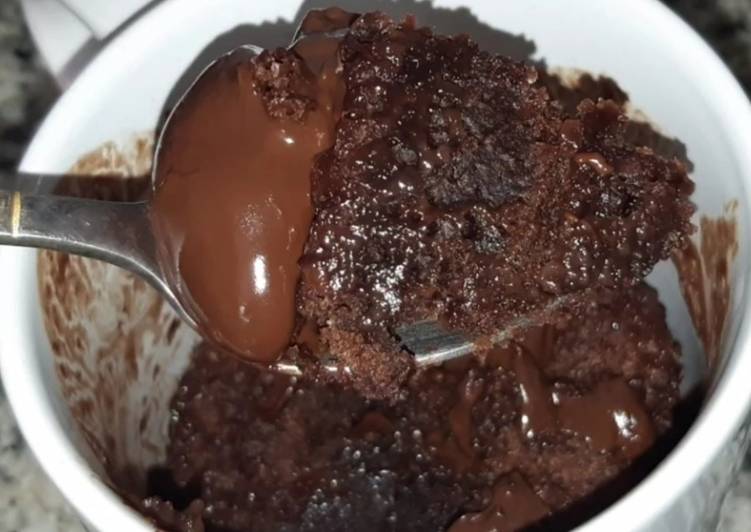 Hot fudge brownie in mug